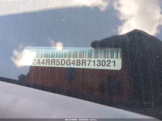 Chrysler Town & Country Touring Image 7