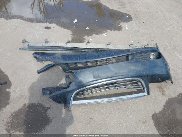 Chrysler Town & Country Touring Image 8