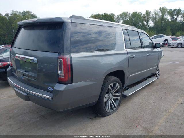 GMC Yukon Denali Image 4