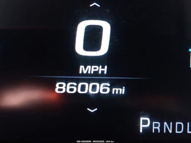 GMC Yukon Denali Image 13