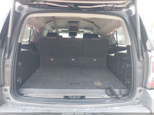 GMC Yukon Denali Image 15