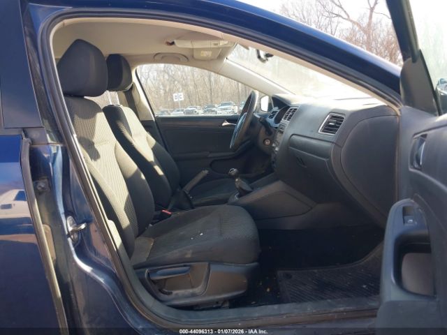 Volkswagen Jetta 2.0l S Image 2