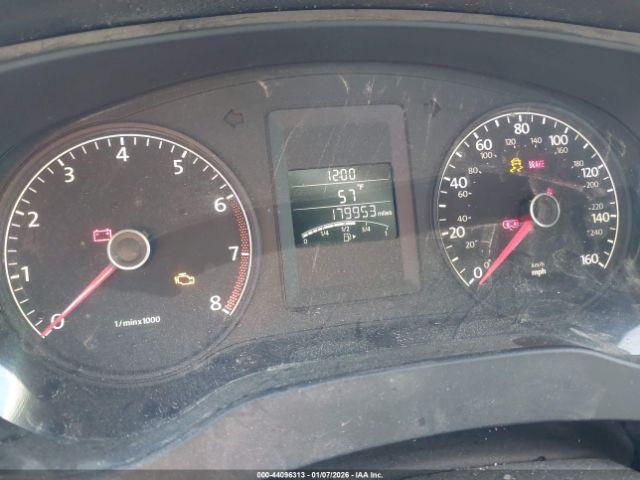 Volkswagen Jetta 2.0l S Image 3