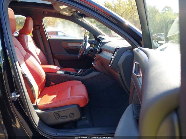 Volvo XC40 T4 Inscription Image 4