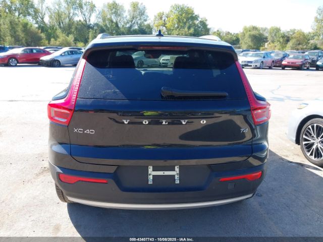 Volvo XC40 T4 Inscription Image 16