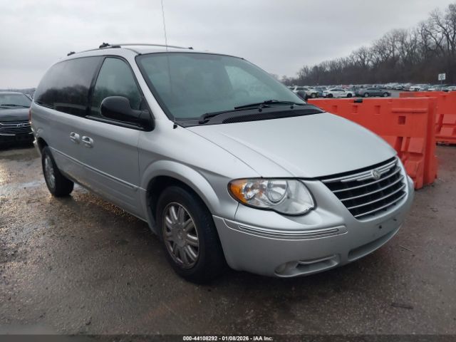 Chrysler Town & Country Limited Image 1