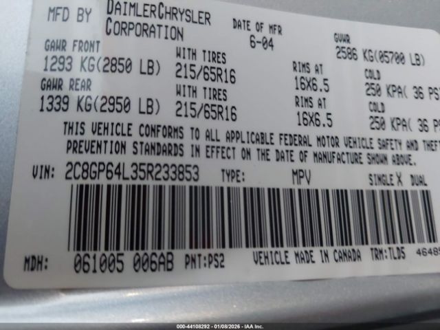 Chrysler Town & Country Limited Image 12