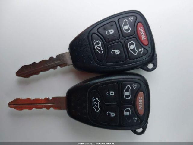 Chrysler Town & Country Limited Image 11