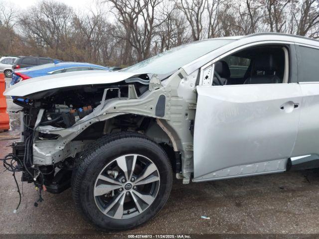 Nissan Murano Sv Intelligent Awd Image 6