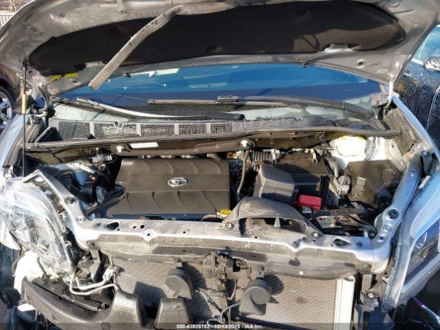 Toyota Sienna Limited Premium 7 Passenger Image 14