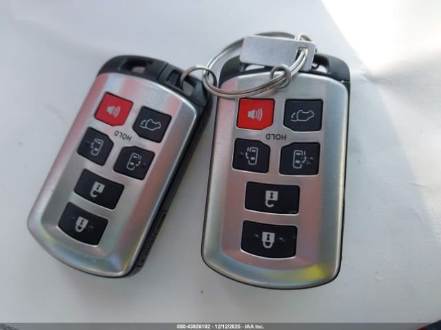 Toyota Sienna Limited Premium 7 Passenger Image 2