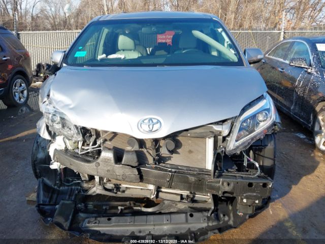 Toyota Sienna Limited Premium 7 Passenger Image 9