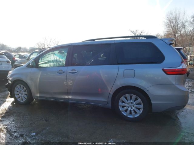Toyota Sienna Limited Premium 7 Passenger Image 8