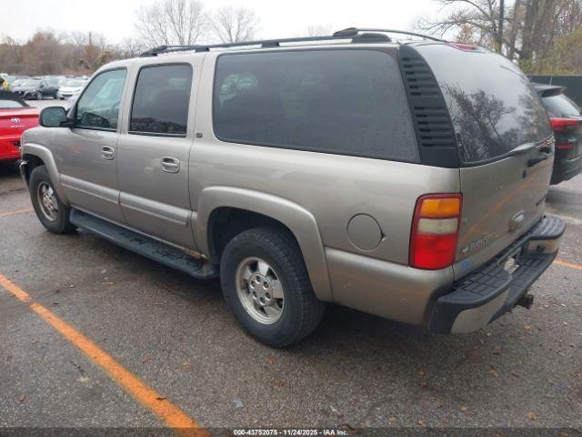 Chevrolet Suburban 1500 Lt Image 2