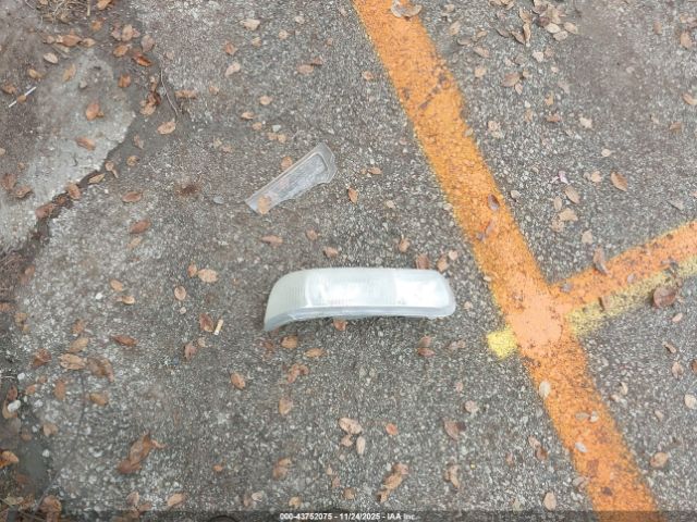 Chevrolet Suburban 1500 Lt Image 10