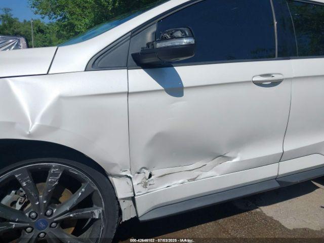 Ford Edge Sport Image 14