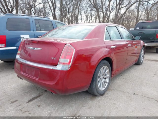 Chrysler 300 Limited Image 2