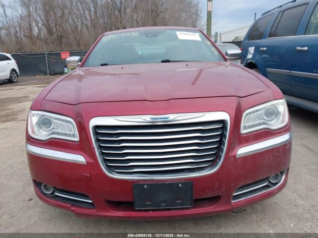 Chrysler 300 Limited Image 6