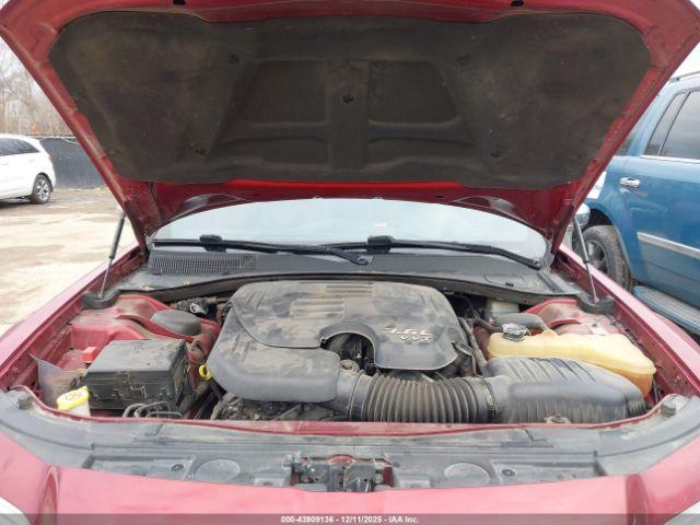 Chrysler 300 Limited Image 4